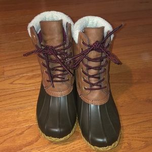 Women’s duck boots